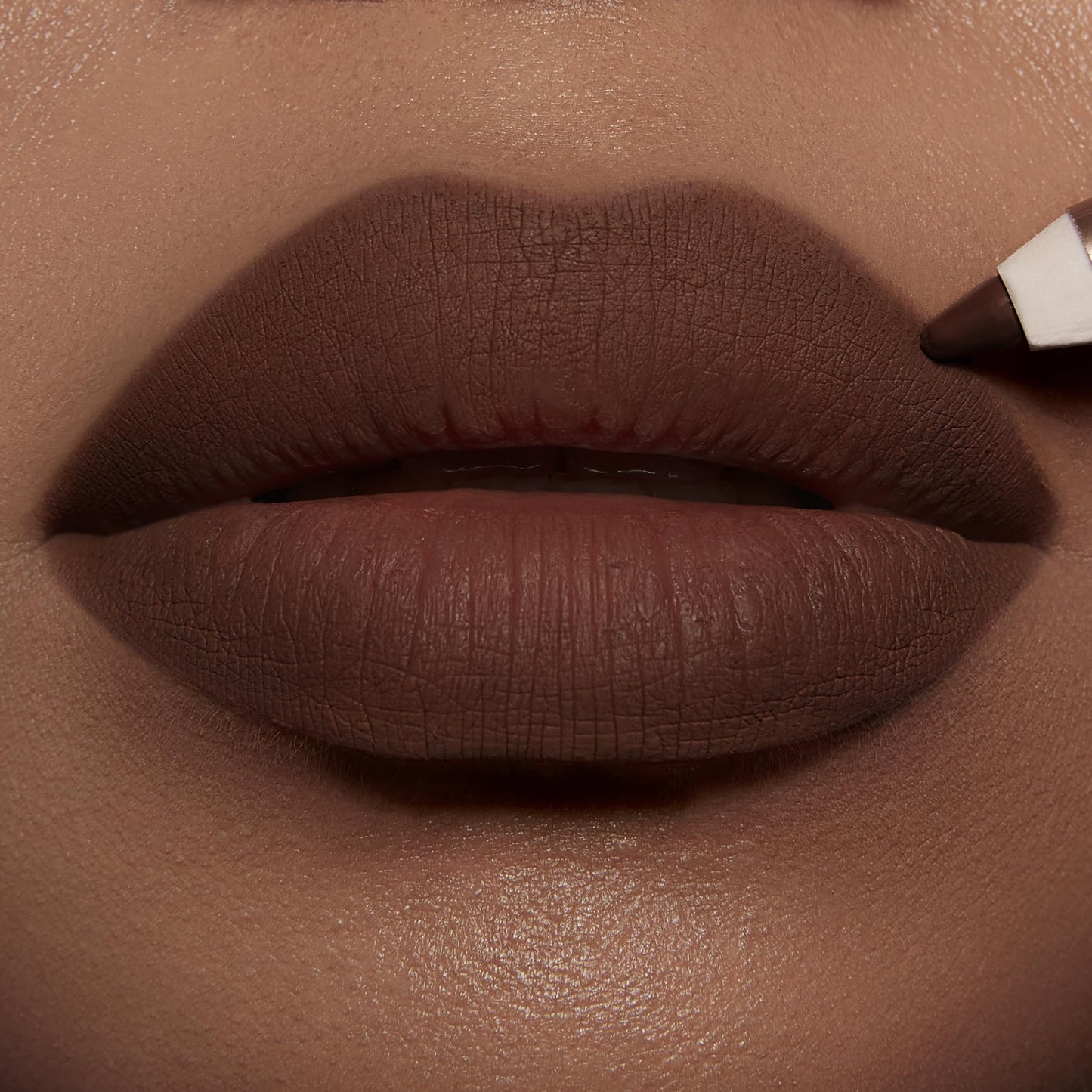Charlotte Tilbury Lip Cheat Lip Liner Pencil - Gives Lips a Fuller-Looking, Defined Pout - Enriched with Jojoba Oil & Hyaluronic Acid - Waterproof, Smudge-Proof & Transfer-Proof - Foxy Brown - Maple Wellness Supplements